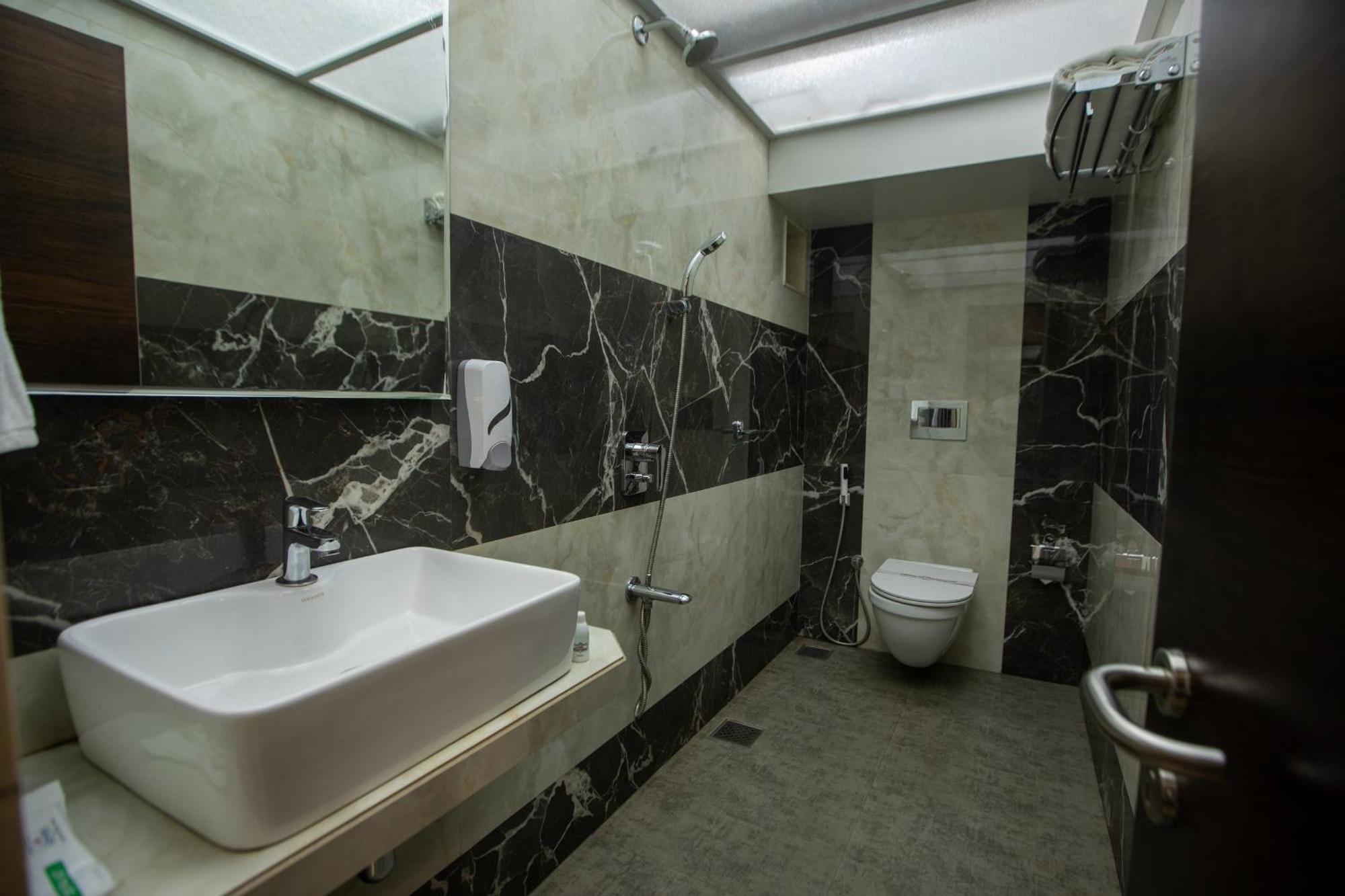 Hotel Naaz Executive مومباي المظهر الخارجي الصورة